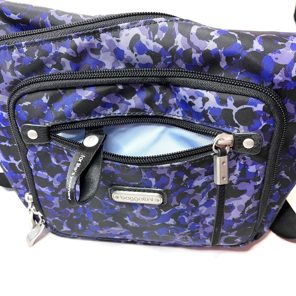 Baggallini Black and Blue Crossbody Bag EUC - Picture 7 of 11